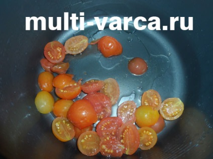 Supă de legume cu varză și roșii într-o multivarcă