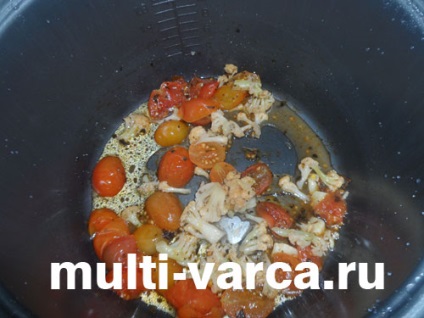 Supă de legume cu varză și roșii într-o multivarcă