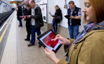 Publicitate în autocolante de metrou din Moscova, branding, wi-fi