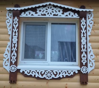 Plăci sculptate pentru ferestrele casei de diferite tipuri și forme