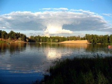 Pescuitul în lacuri pe lacurile Suzdal este un sport de agrement și pescuit de agrement în mijlocul orașului St. Petersburg