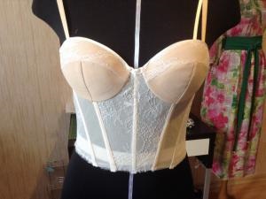 Varró melltartó, Graz, fűző (Bodice) szárítókötél