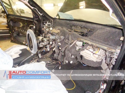 Hangszigetelés Mitsubishi Outlander XL, központ hangszigetelő autók St. Petersburg - autó zajszűrés