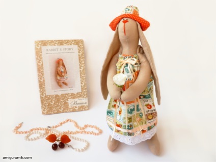 Tilda Rabbit cu mâinile - -