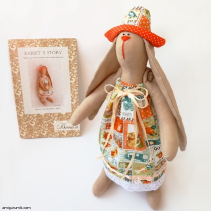 Tilda Rabbit cu mâinile - -