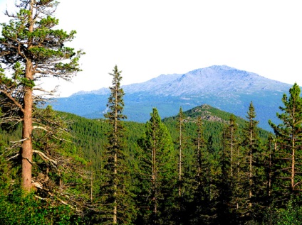 Localurile turistice regiunea Sverdlovsk - piatra conshakovsky