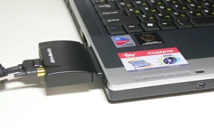 Tuner TV pentru laptop avermedia avertv cardbus plus