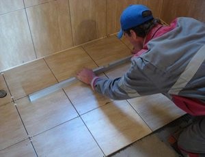 Așezați granit ceramic pe podea, cum să puneți granit ceramic, instruiți pas cu pas