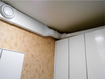 Ventilarea într-o casă privată a țevilor din plastic - țevi de plastic pentru ventilație fotografie