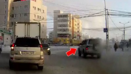 DVR a înregistrat modul în care un șofer de fată bate un pieton