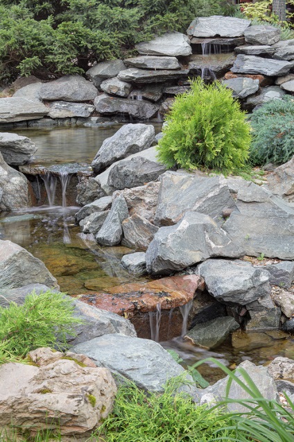 Cascade și cascade farmecul de a cădea apă