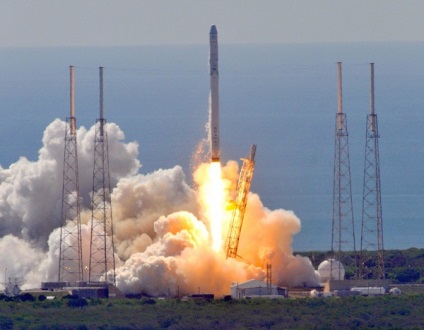 În șoc - OZN a distrus o rachetă lansată din capul canaveralului