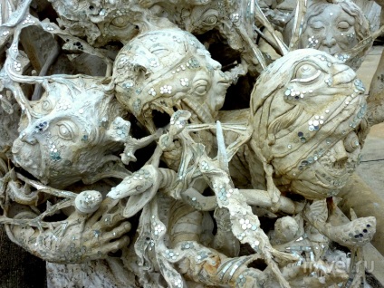 Wat rong khun arta contemporana intr-un templu budist