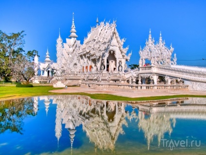 Wat Rong Khun modern művészet egy buddhista templomban