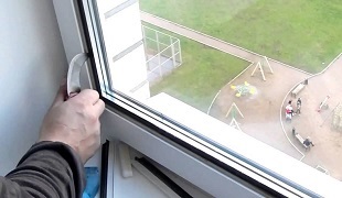 Înlocuirea ferestrei cu geam termopan cu fereastră din plastic