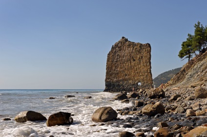 10 cele mai impresionante stânci de mare (27 fotografii)