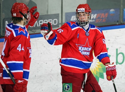 12 Povestiri despre cel mai bun jucator de hockey de la Stanley Cup