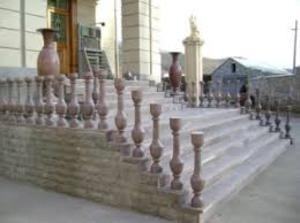 Balustrii de construcție, tipuri, caracteristici balustre din diferite materiale, instalare