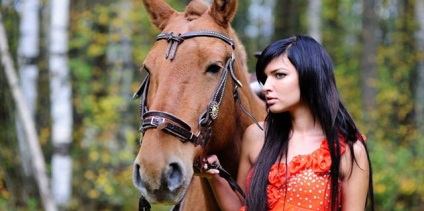 Fotografie post cal și fete încântătoare în natură