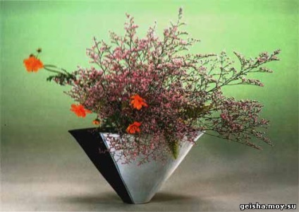 Ikebana - artă de aranjare a florilor - artă și cultură - catalog de articole - un geisha care trăiește în