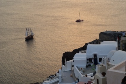 Cum ajungeți și ce să vedeți în Santorini pentru o taxă de 1 zi