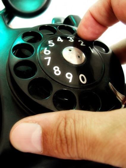 Cum să efectuați un apel telefonic de la domiciliu la telefon celular dacă opțiunea 8 este oprită