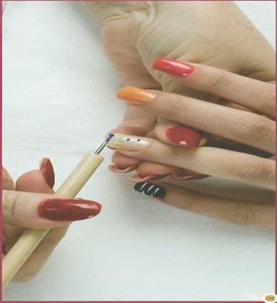 Cum sa faci o pictura de unghii cu tempera, instructiuni foto
