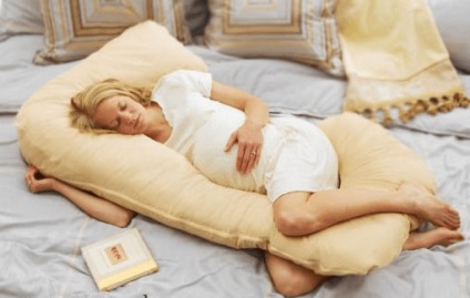 Hogyan lehet aludni a terhesség alatt az alvási testtartás kiválasztása a terhesség alatt?