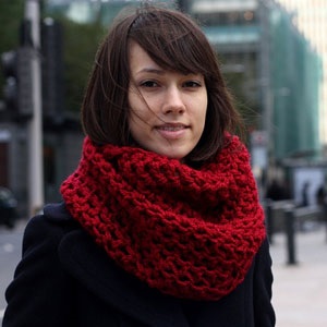 Cum de a lega la modă eșarfă-jug sau scarf-snud cu ace de tricotat fotografie, video, descriere