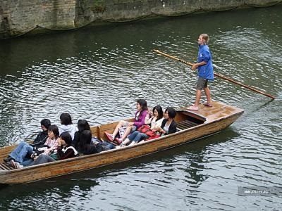 Cambridge și Oxford sunt cele mai vechi orașe universitare din Marea Britanie