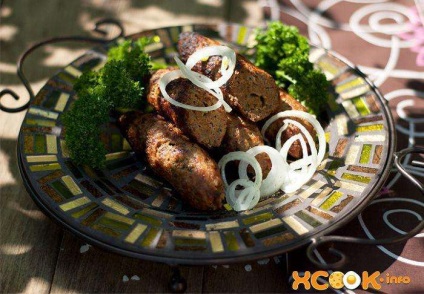 Lulya kebab pe cărbuni - o rețetă cu o fotografie, cum să gătești pe un grătar
