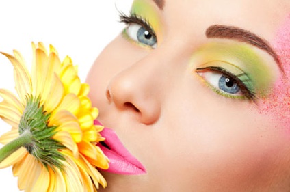 A kozmetikumok sminkje és újdonságai a tavasz tavaszán