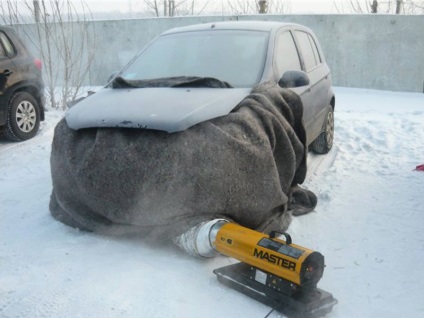 Trebuie să încălzesc motorul în condiții reci?