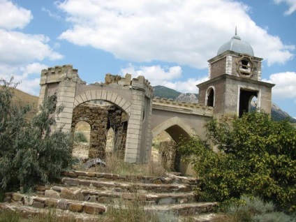 Відпочинок в лисячій бухті (курортне - пам'ятки, що можна побачити, цікаві місця)