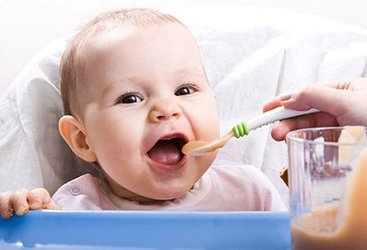Prima lingură a bebelușului - cum să alegi o lingură pentru copil, copiii noștri