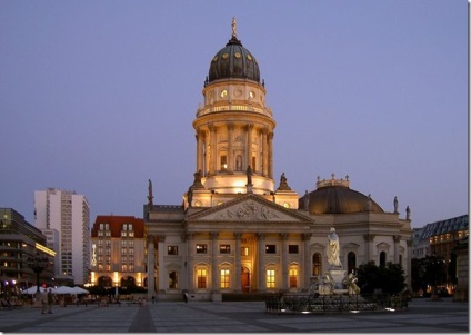 Piața Gendarmenmarkt din Berlin