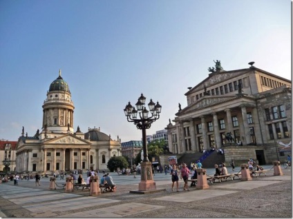 Piața Gendarmenmarkt din Berlin