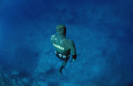 Portalul subacvatic al lui tetis este vorba despre manevra de frenezie pentru freedivers