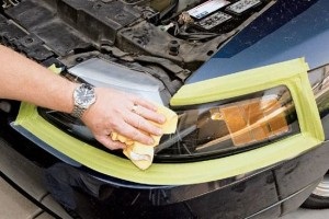 Az autó fényszóróinak otthoni saját kezével történő polírozása (a videoórák árai)