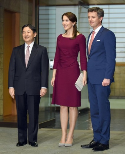 Prințesa din Danemarca Mary este îmbrăcată mai bine decât teritoriul lui Kate Middleton de stil și creativitate