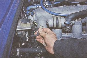 Verificați și înlocuiți pxx (motorul de ralanti cu reglaj liber) motorul zmz 406 pe autovehiculul Volga gas 31105