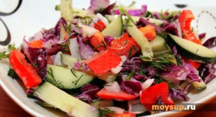 Rețetă pentru salata de legume crocantă cu varză violetă