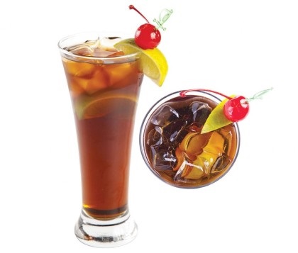 Rum cu cola - un cocktail mondial adus de la un cub