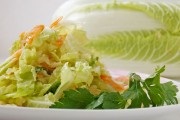 Salată de primăvară din varză