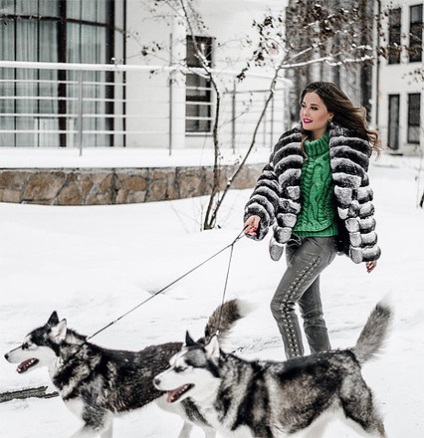 Julia Mikhalkova legmenőbb ruhái 2016-ban - az Urals gombóc fan clubja