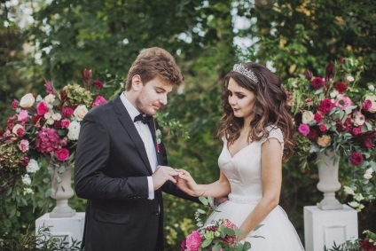Fericirea pentru două yuliuri de nuntă și sergeya