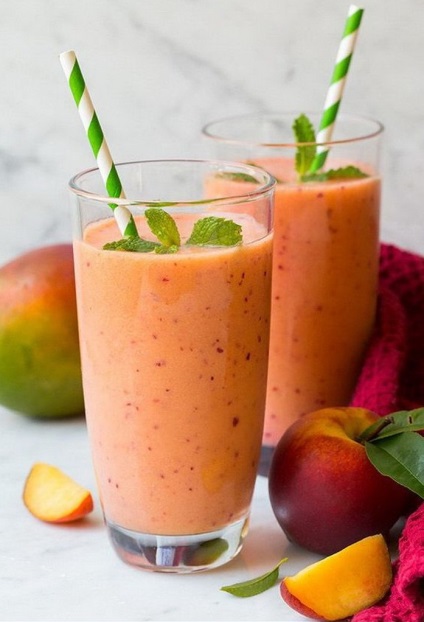 Smoothies pentru un blender - cele mai delicioase și mai utile idei