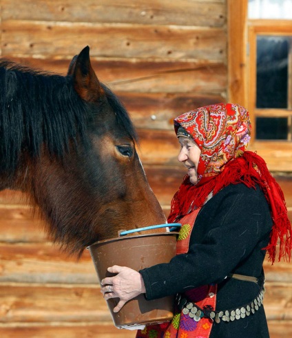 Buranovski nagymamák látogatása, fotóhírek