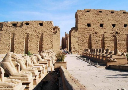 Templul lui Amon din descrierea din Karnak, istoria și fapte interesante