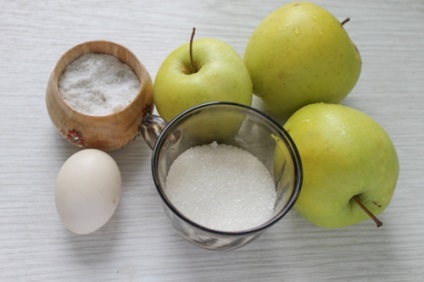 Apple cremă-desert este o euforie aeriană de gust!